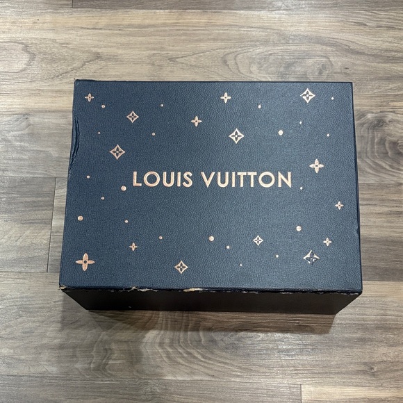 Louis Vuitton Black Box with Gold Detailing - Picture 1 of 6